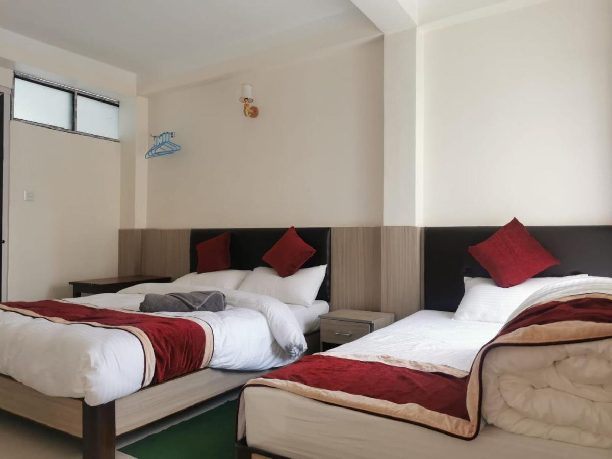 Om Bramha Hotel กาฐมาณฑุ ภายนอก รูปภาพ
