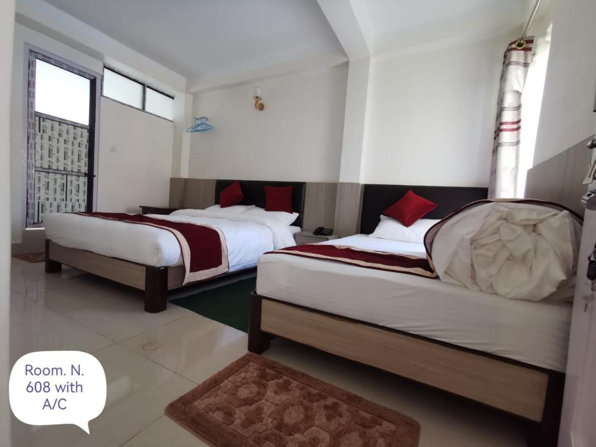 Om Bramha Hotel กาฐมาณฑุ ภายนอก รูปภาพ