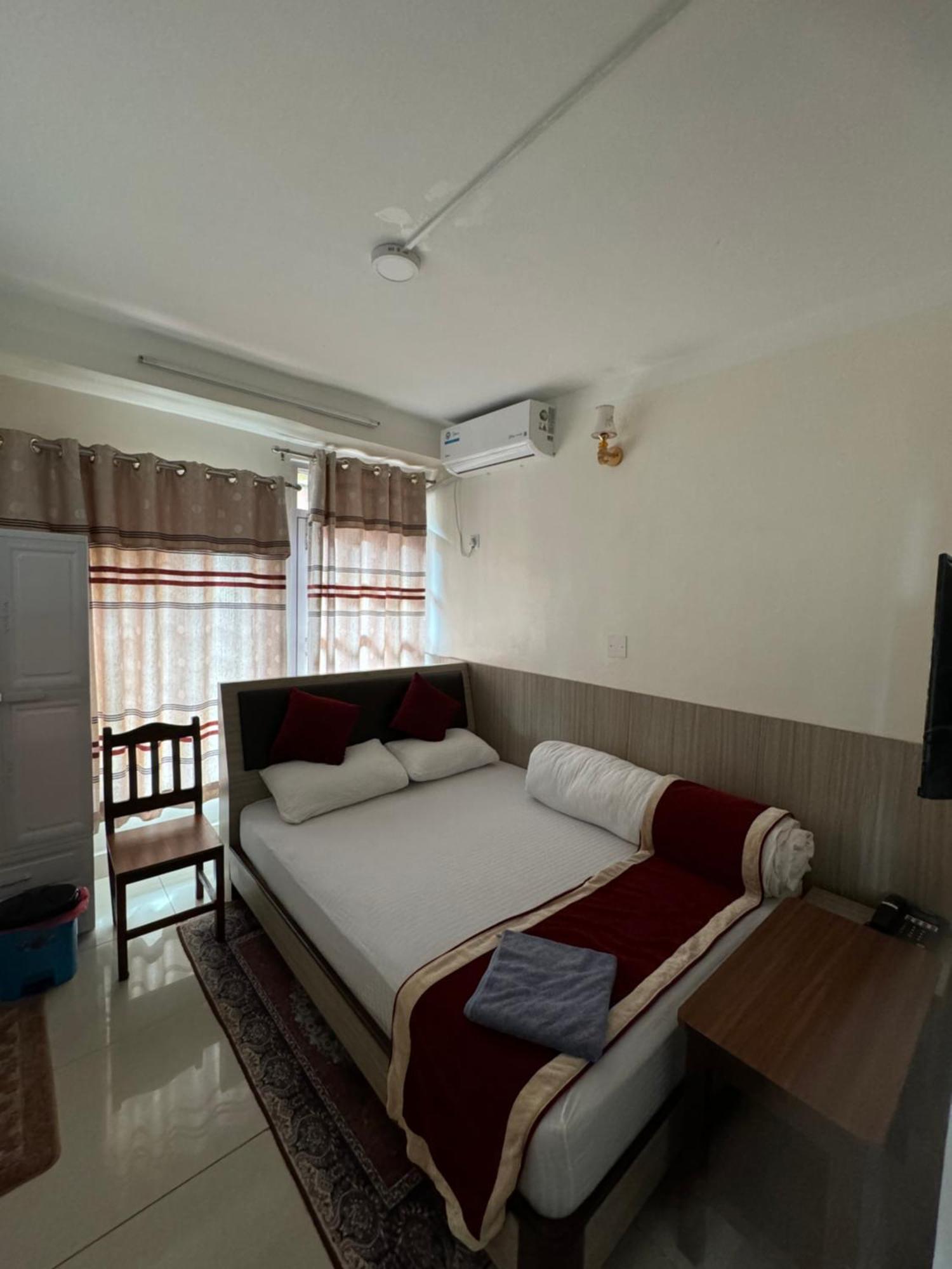 Om Bramha Hotel กาฐมาณฑุ ภายนอก รูปภาพ